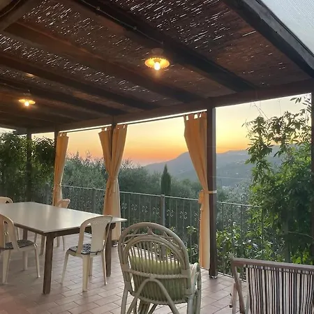 度假居 La Cicala Sulle Colline Della Versilia, Con Piscina