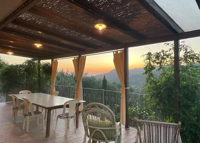 Semesterbostad La Cicala Sulle Colline Della Versilia, Con Piscina