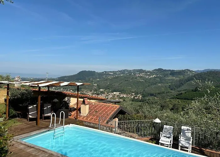 Semesterbostad La Cicala Sulle Colline Della Versilia, Con Piscina