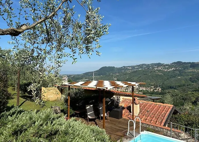 La Cicala Sulle Colline Della Versilia, Con Piscina *