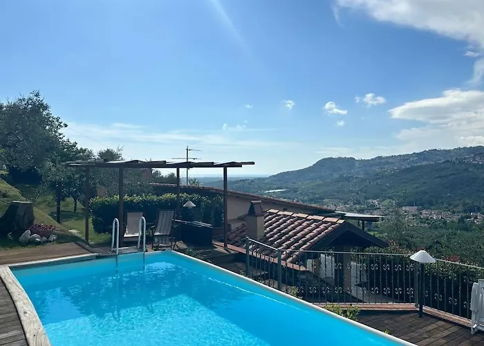 La Cicala Sulle Colline Della Versilia, Con Piscina *